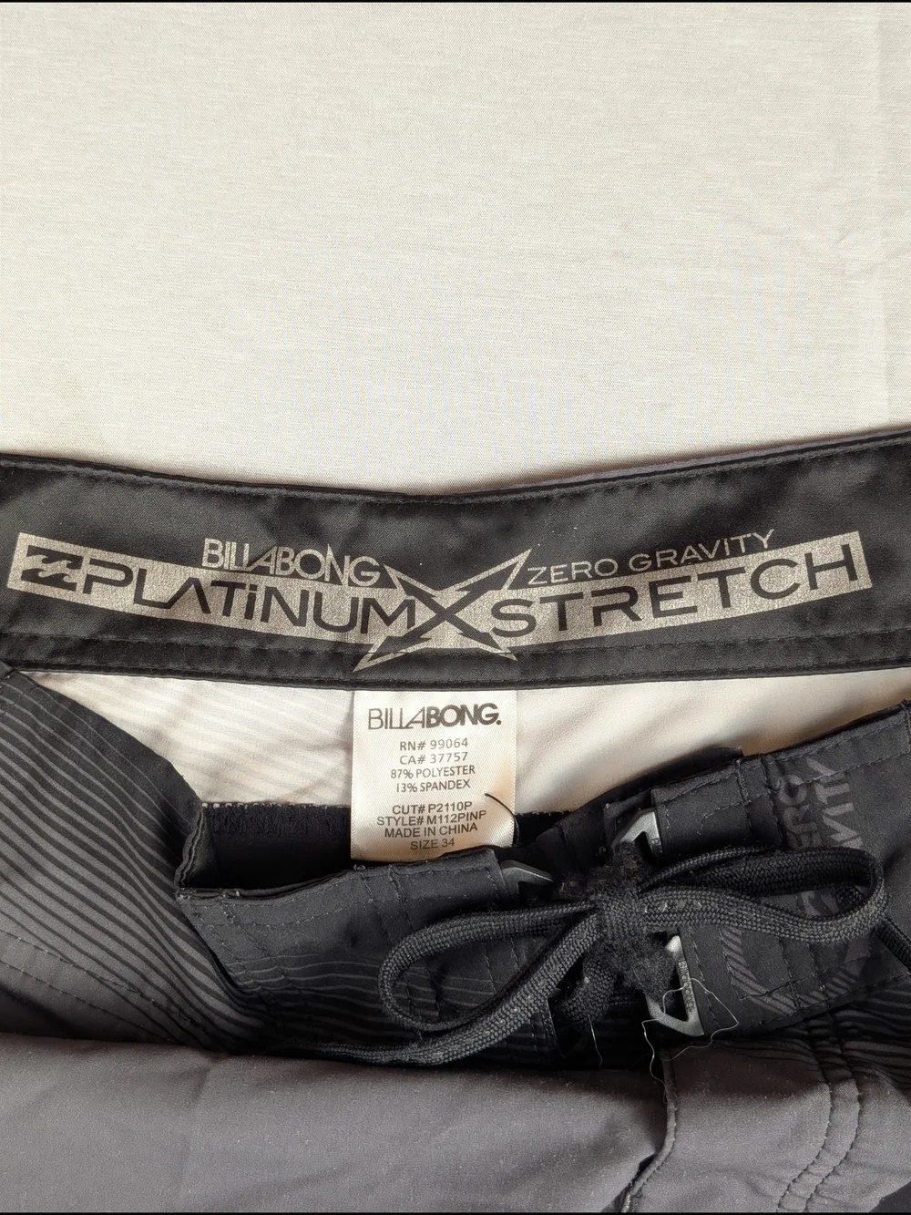 Billabong Platinum X Zero‎ Gravity Parko Board Shorts Men's 34 Gray Red White
